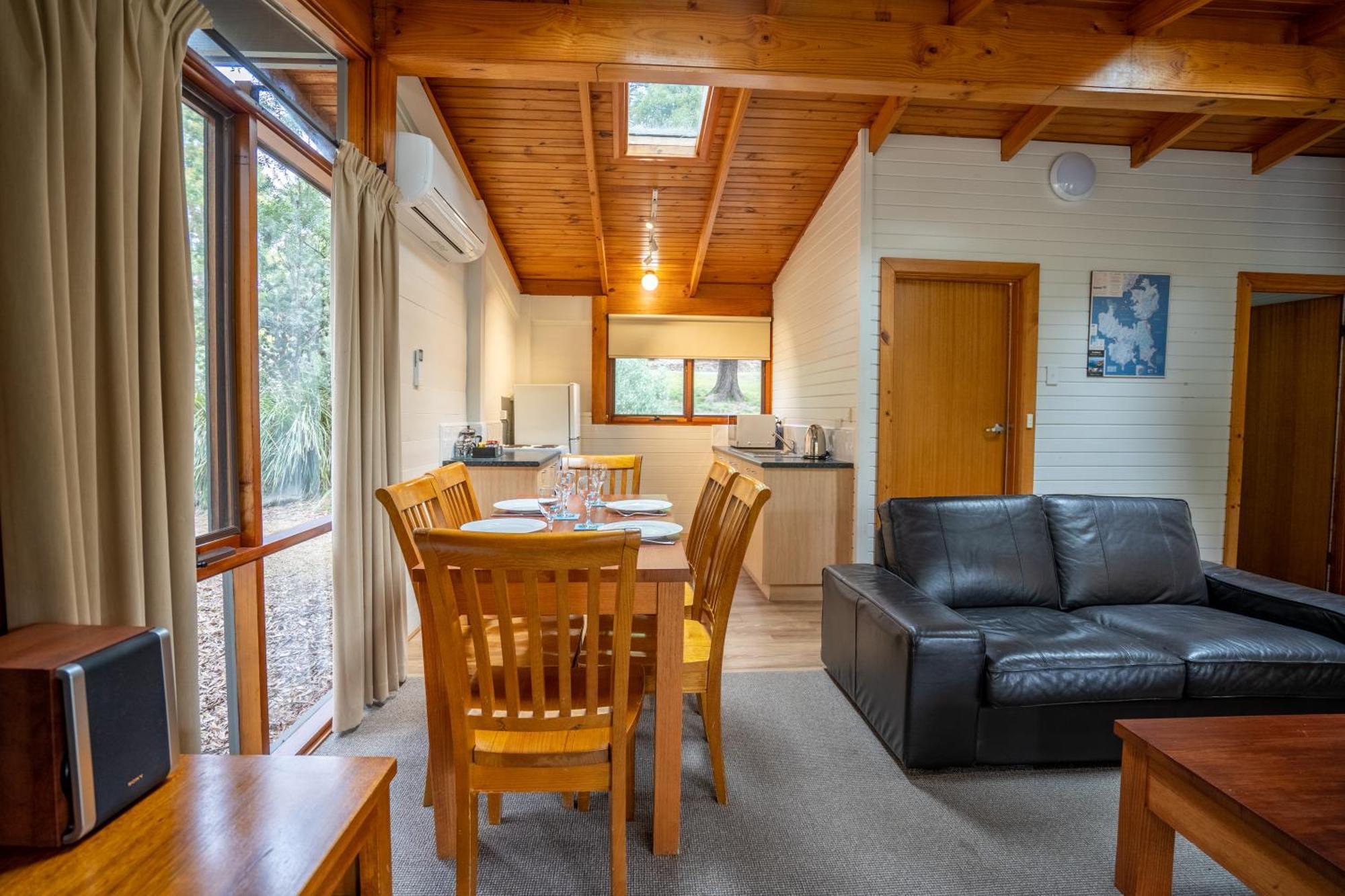 Lodge Stewarts Bay